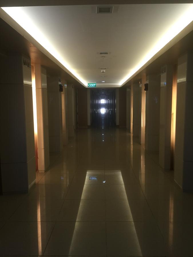 Breeze Residences Condotel Pasay Buitenkant foto
